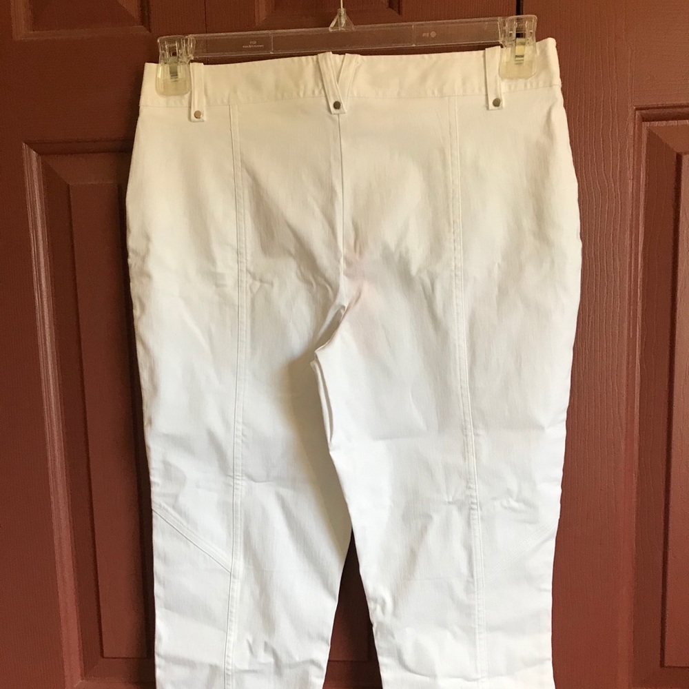 Inspired Style White Crop stretch pants.NWT.